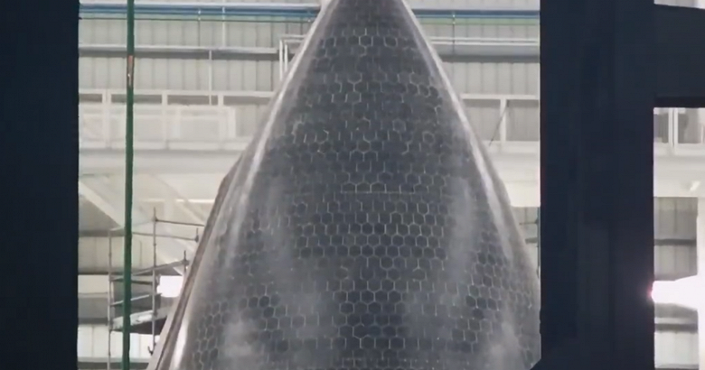 Готовый Starship нового поколения сняли вживую